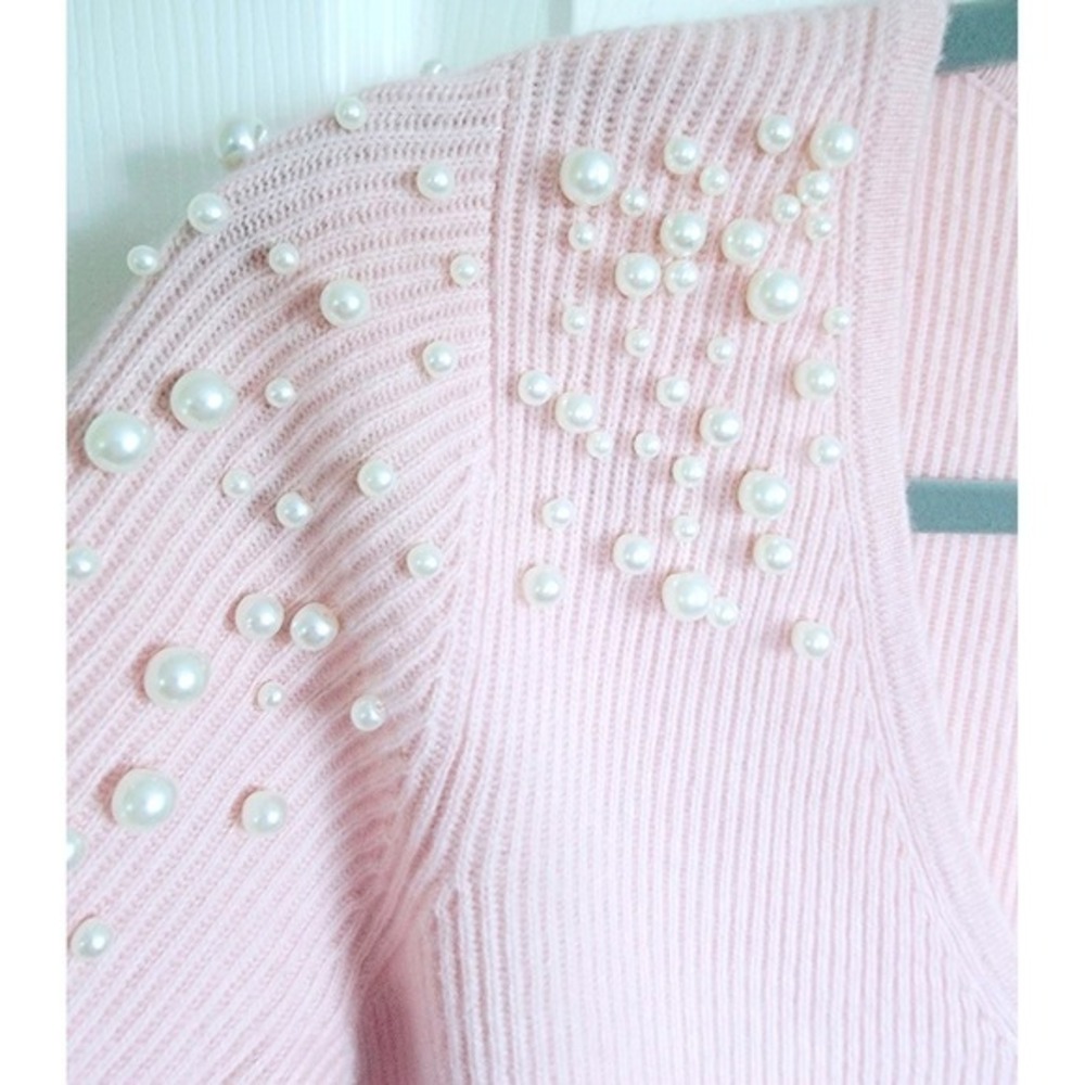 Neiman Marcus Cashmere Collection Pink Pearl Embellished V-Neck Sweater Small - Picture 7 of 12